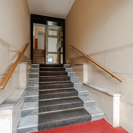 Guesthost - Charme E Comfort A Santa Rita * Turin